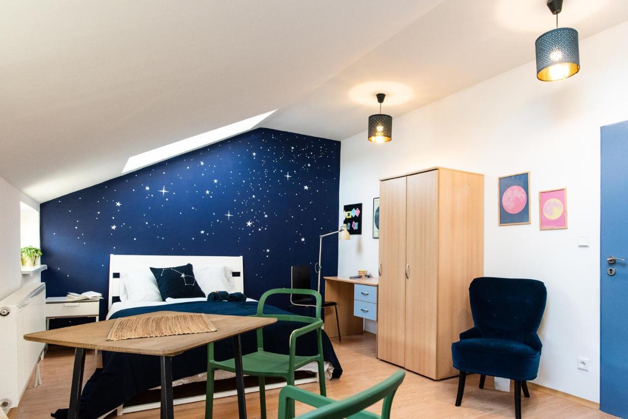 Night Sky - Apartment *