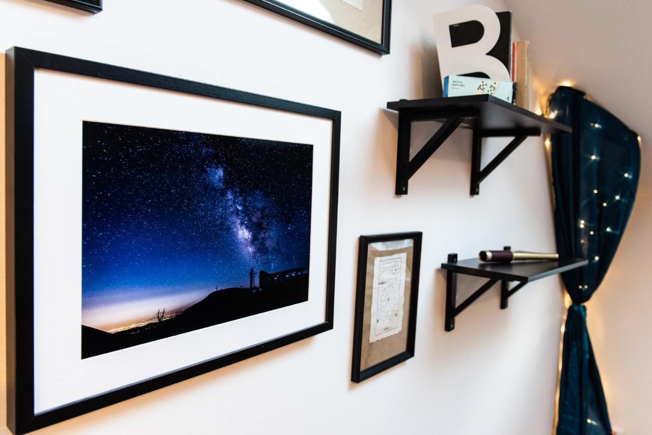 Apartment Night Sky -